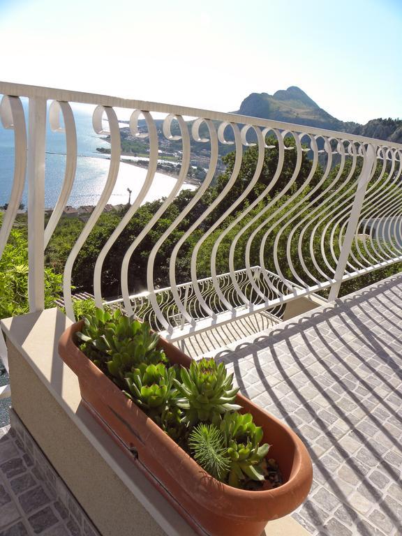 Holiday Home Figa Omiš Pokoj fotografie