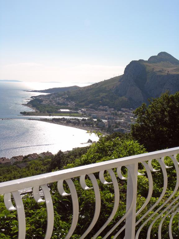Holiday Home Figa Omiš Pokoj fotografie